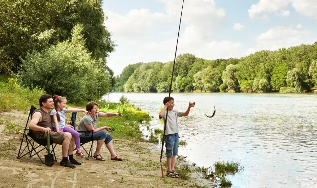 famille peche lac